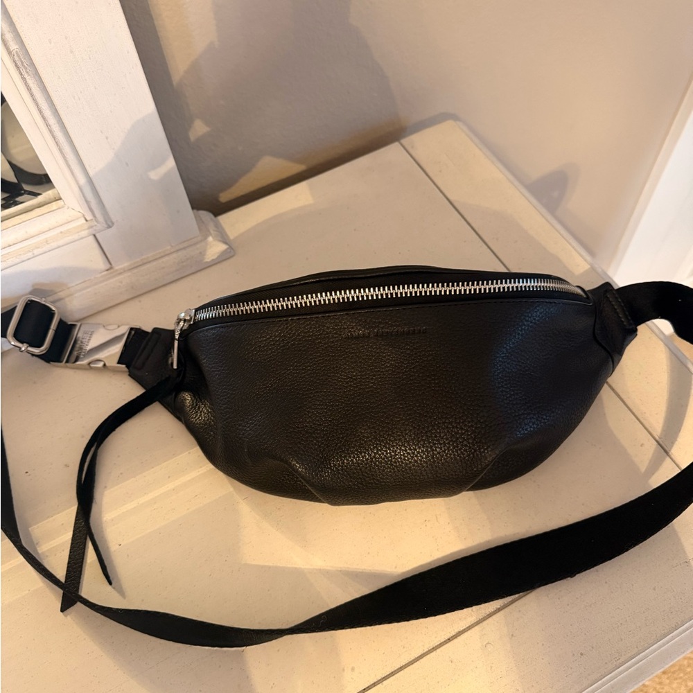 Black Leather Aimee on the go sling bag